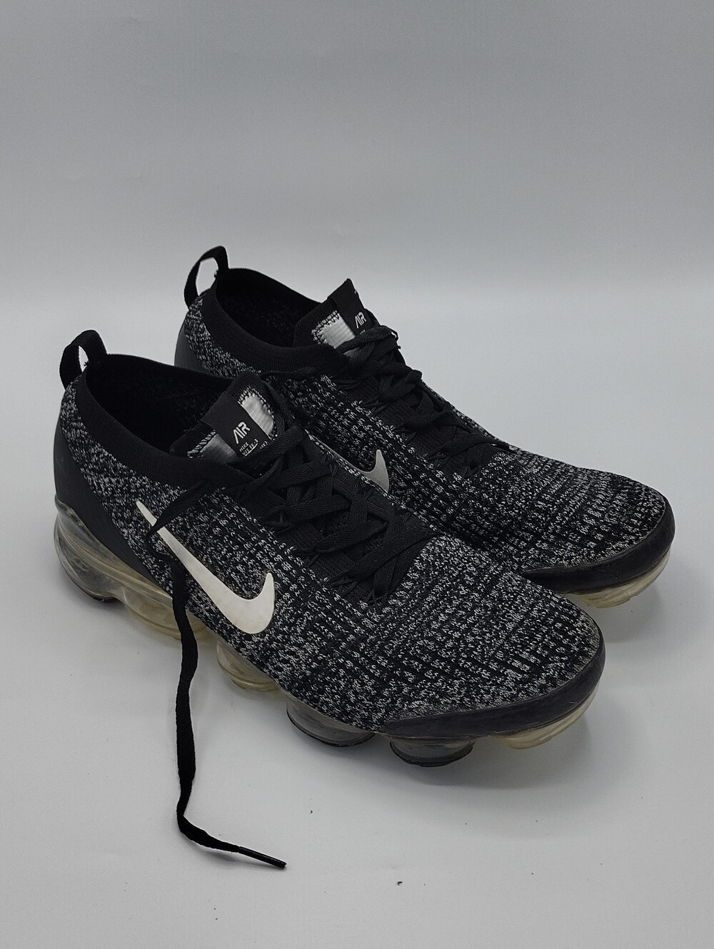 Nike Air VaporMax Flyknit 3 Oreo Gray Black Men's Size 11 US Running Sneakers